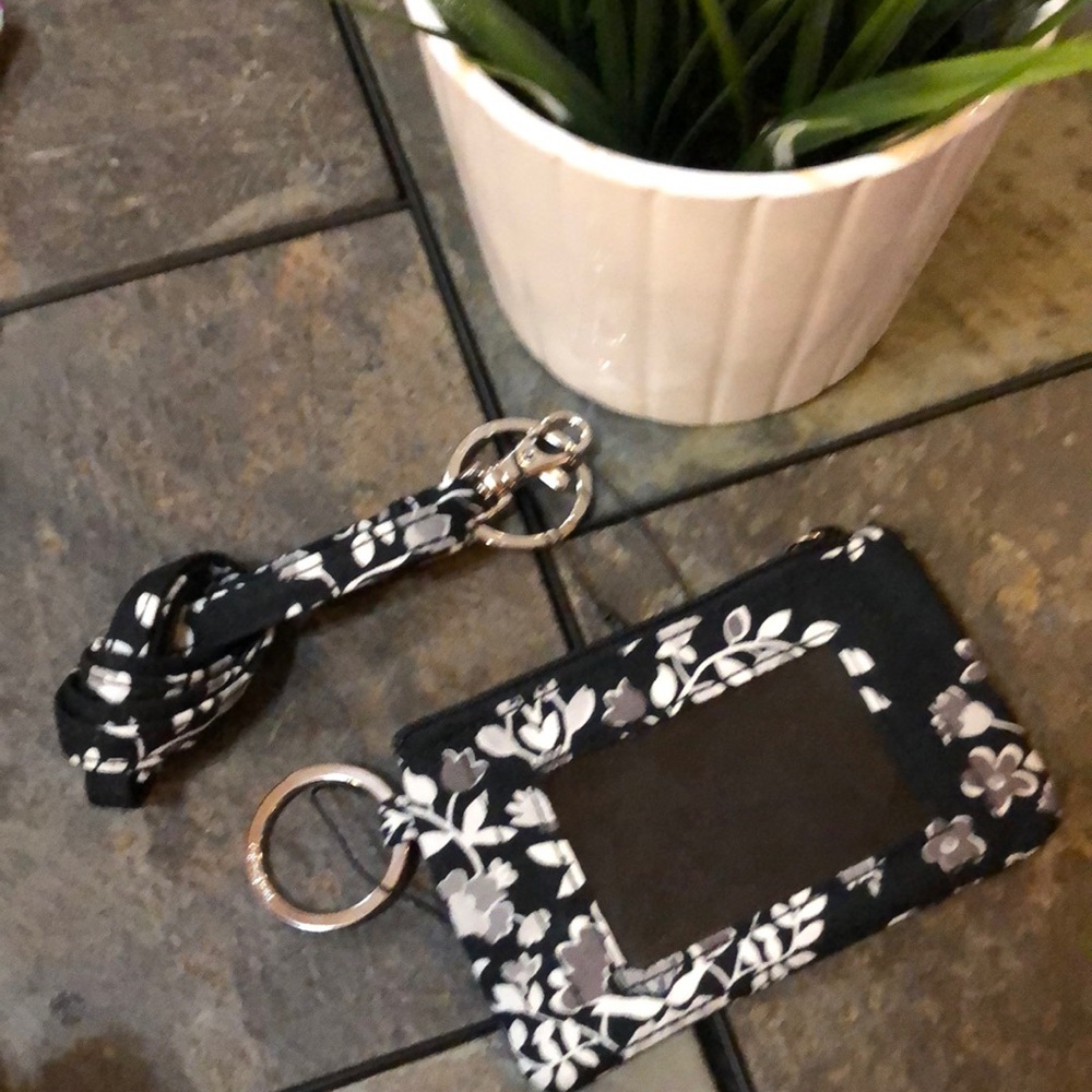 Vera Bradley zip id  & lanyard Chandelier noir